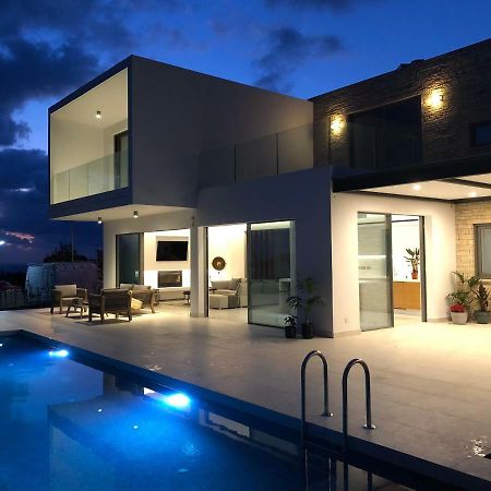 Golden Shore Paphos Exterior photo