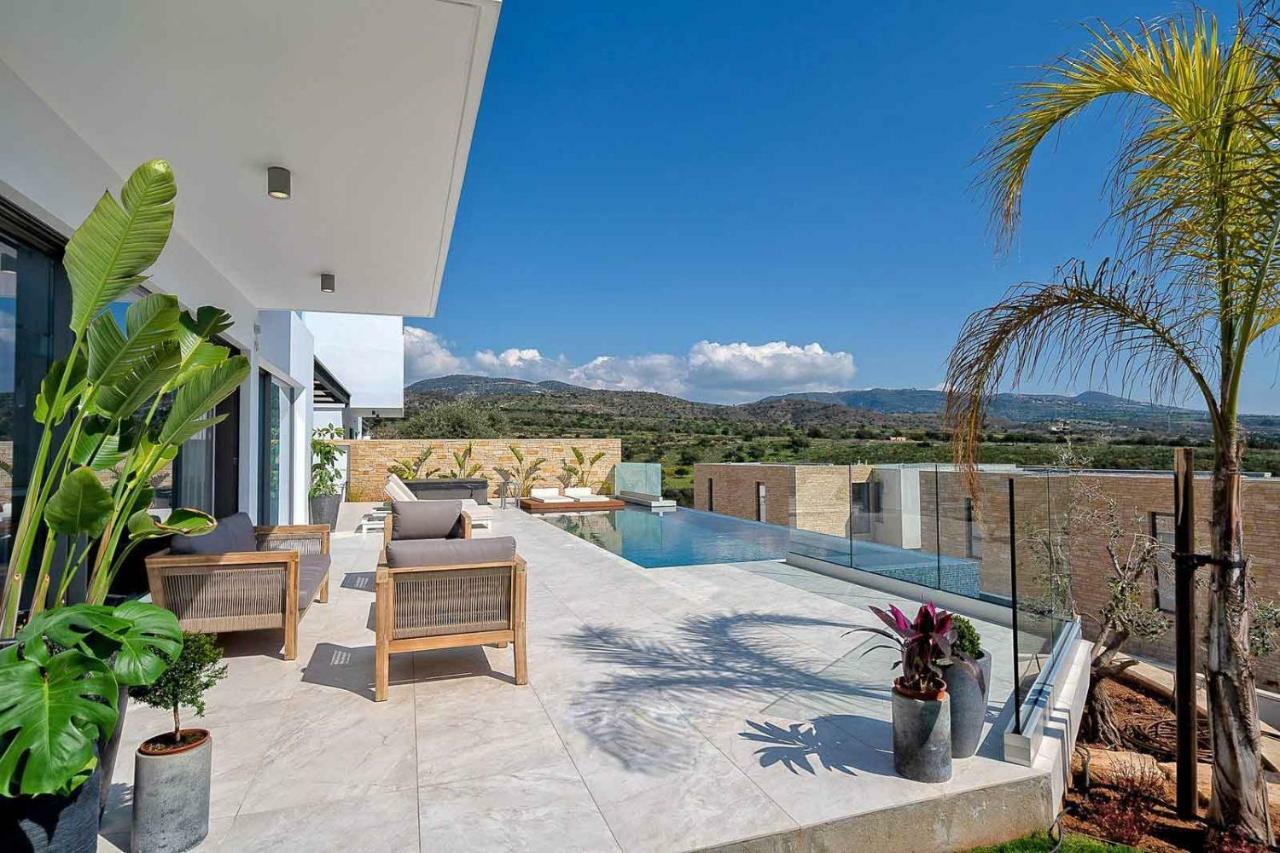 Golden Shore Paphos Exterior photo